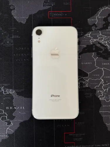 iPhone XR + Carregador + Suporte de Celular