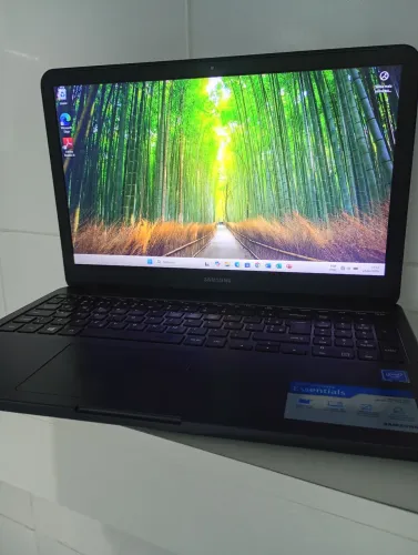 Notebook Samsung np350x, notebook muito bom para estudar... 3 meses de garantia!