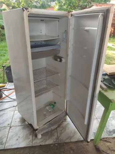Nunca foi trocado nada ...está ótima gelando muito