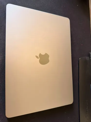 MACBOOK AIR 13 M3 8GB RAM 256GB