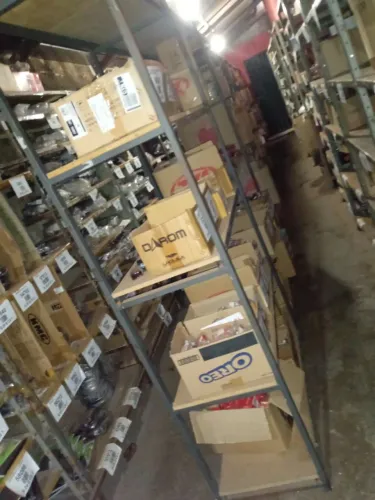 Vende se uma distribuidora de peças para moto 