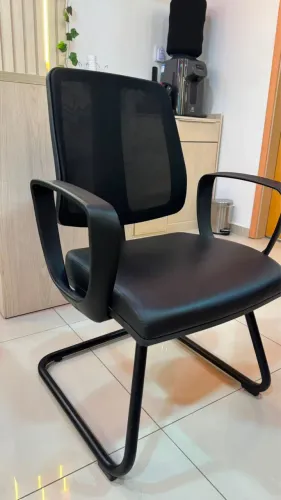 Cadeira cavaletti