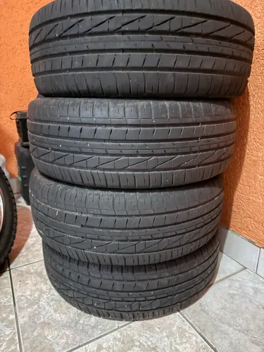 Pneus 225/55/16