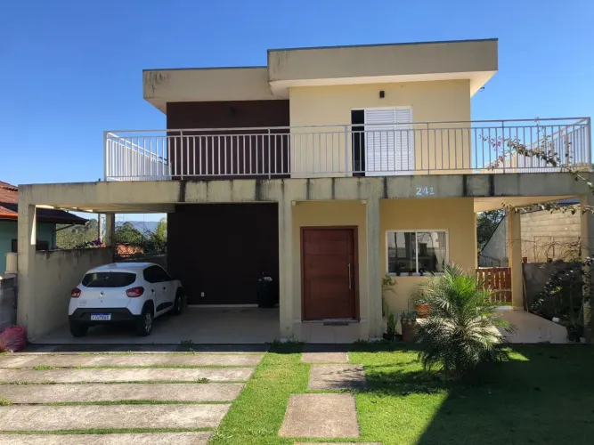 Casa Localizada no Condomínio Terras de Santa Adélia - Vargem Grande Paulista