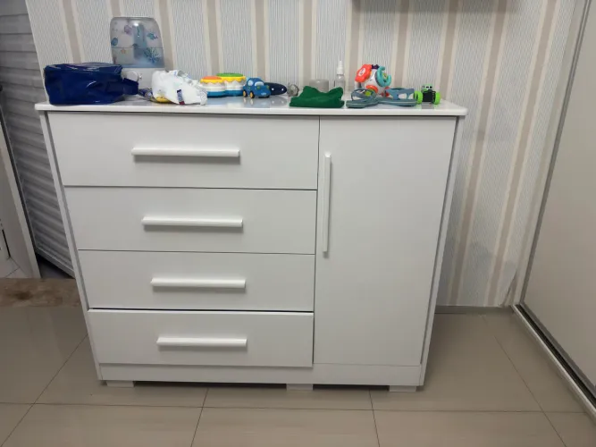 Berço e Cômoda de bebê