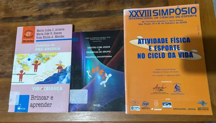 Kit com 6 livros diversos - Esportes , Educação