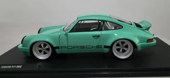 Chrysler Le Baron 1:18 Autoart 