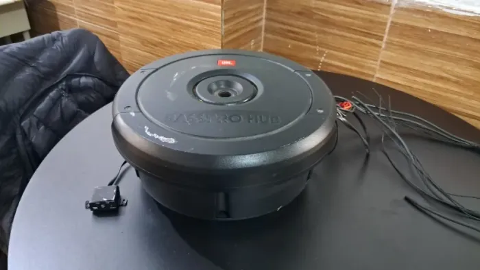 Subwoofer Amplificado Jbl Basspro 200w Rms, dentro do Estepe, Subwoofer Amplificado Jbl