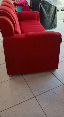 Sofá de três lugares