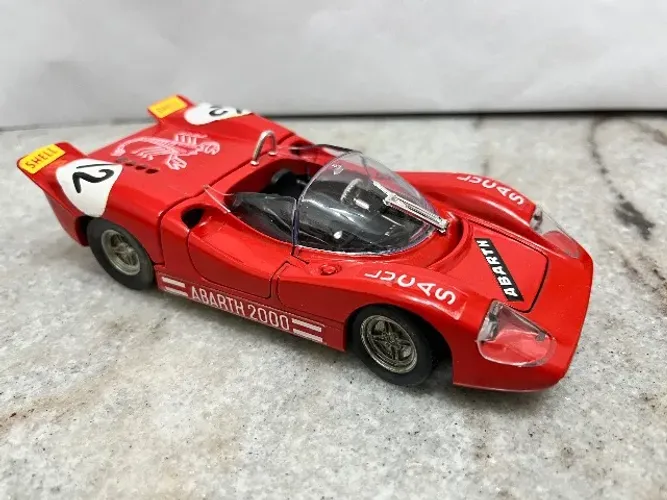 ara Miniatura Abarth 2000 Sport Politoys Nº 584 - Escala 1:25 (Made in Italy)