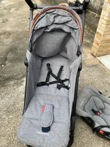 Carrinho e bebê conforto Fischer price