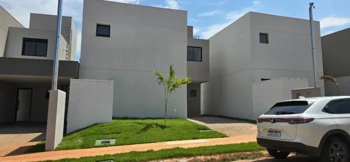 Locação de Alto Padrão Sobrado Exclusivo no Condomínio Jardins Berlim