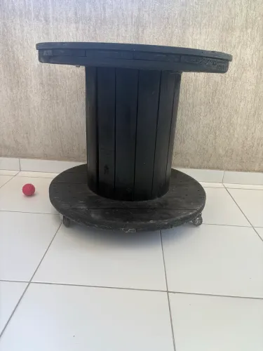 Carretel com rodinha e tampo