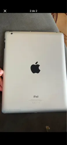 Vendo iPad 4 geração com pequeno trinco na lateral
