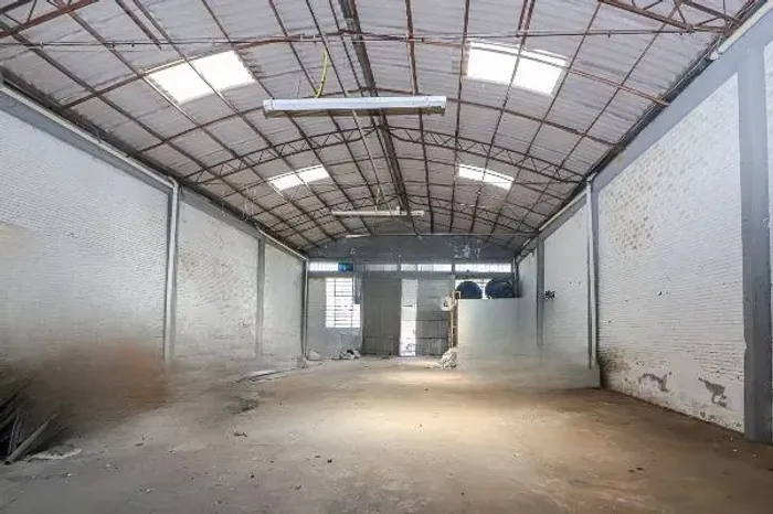 Pavilhão para alugar, 500 m² por R$ 6.330/mês - Navegantes - Porto Alegre/RS