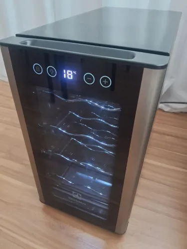 Adega Climatizada Electrolux **NOVINHA