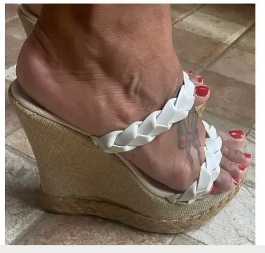 Sandália lindas 36 super confortável