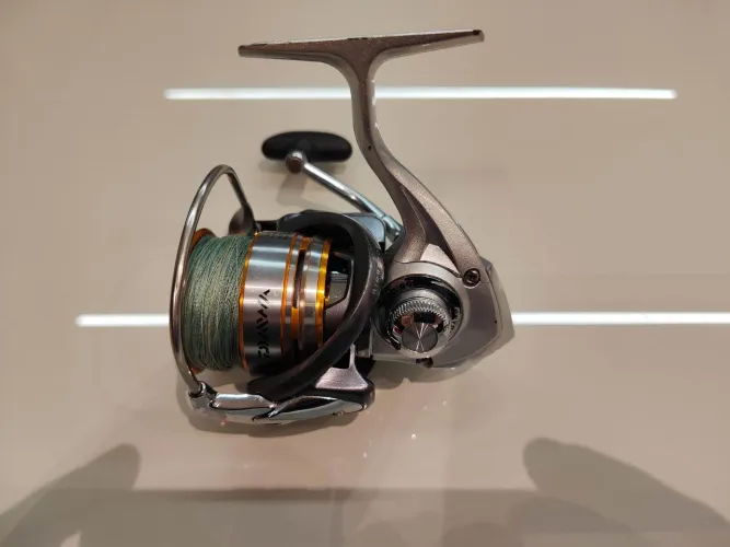 Molinete Daiwa Procyon 2500SH
