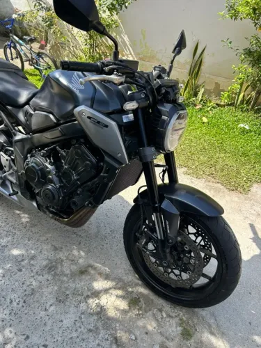 Honda CB 650R 2024 | 10.000 km | Pneus Novos | Impecável