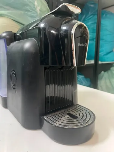 Cafeteira Expresso Delta Cápsula Preta