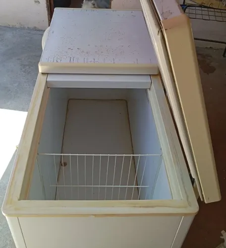 Freezer duas portas com tubulação de cobre