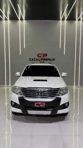 Toyota Hilux SW4 SRV D4-d 4X4 3.0 TDI Dies. AUT 2015