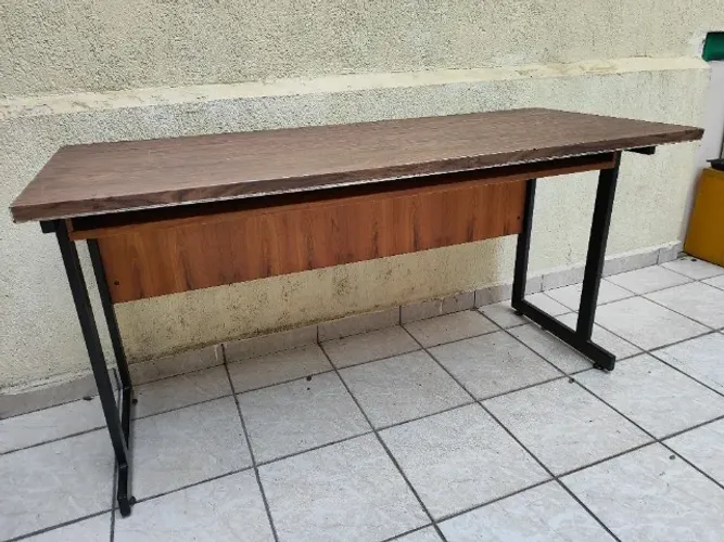 Mesa Escrivaninha Antiga de Madeira Maciça Giroflex 1989