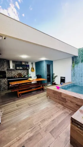 Casa 2Q sendo um suíte, churrasqueira, hidromassagem aquecido Parque das Flores, todo no p