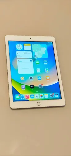 iPad 5a Geração 32GB Branco - Ótimo Estado para vender logo