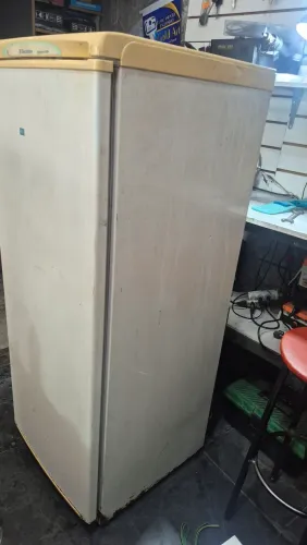 Geladeira electrolux 250 l
