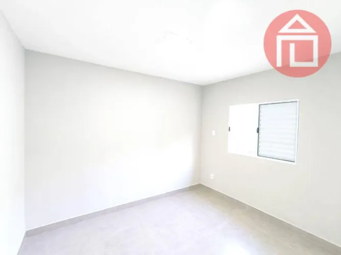 Casa com 2 dormitórios para alugar, 60 m² por R$ 2.500,00/mês - Jardim Recreio - Bragança
