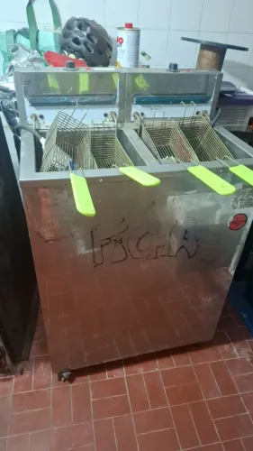 Fritadeira ital inox 3 meses de uso