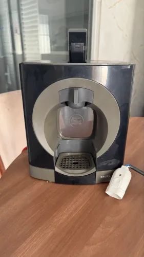 CAFETEIRA DOLCE GUSTO - 220V