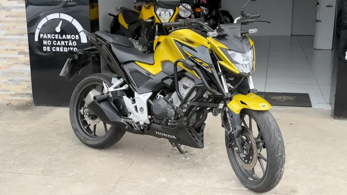 CB TWISTER 300f 2024 / PISCA MOTOS