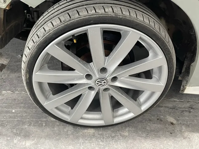 Vendo rodas 20 215/30 não aceita troca