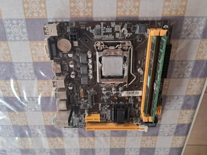 Placa Mãe LGA1155 + INTEL CORE I7 2600 2 Geração + 2 pentes de 8gb de Memória Ram Ddr3