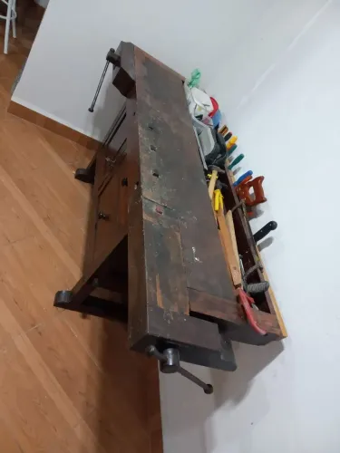 Bancada para marcenaria em ótimo estado