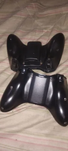 Vendo dois controles de Xbox 360 sem fio