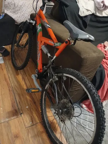Bicicleta zerado semi nova