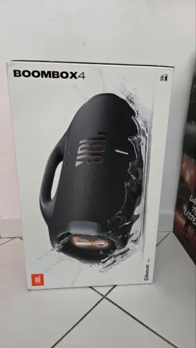Caixa de som Boombox 4 Preta JBL - Nova Lacrada 1 Ano de Garantia