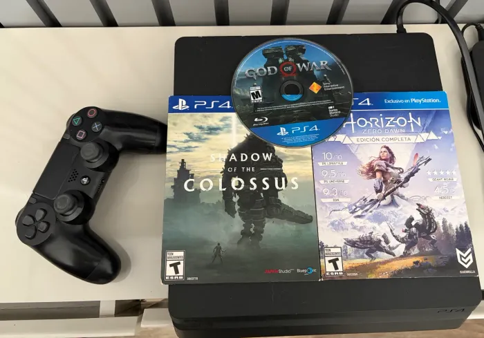Ps4 Slim 1TB, 3 jogos e 1 controle