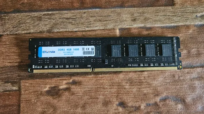 Memória Ram Envinda 4gb Ddr3 1600mhz Para Pc Desktop Usada