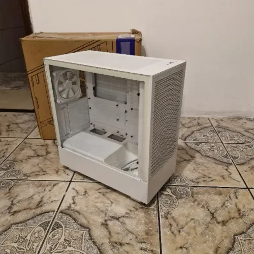 Gabinete NZXT H5 FLOW Completo  + Conjunto De Fans RGB NZXT e Controladora