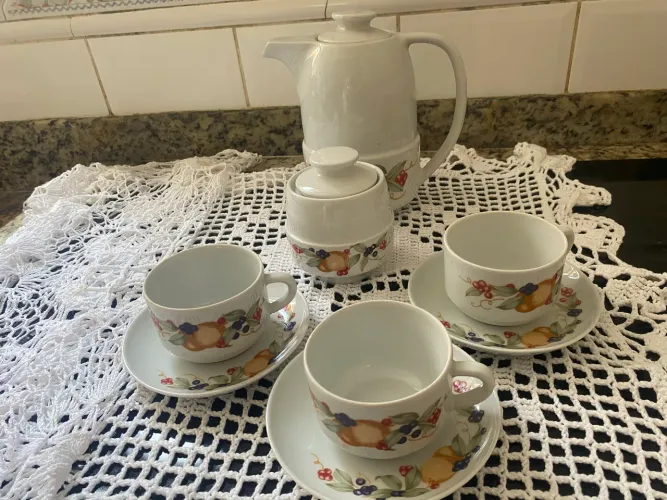 Jogo de Chá/Café Porcelana Pozzani - Frutas Vintage - Peças de Coleção