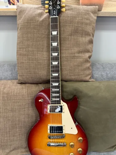 Guitarra Gibson Les Paul Studio Cherry Burst ( 6 meses de uso )