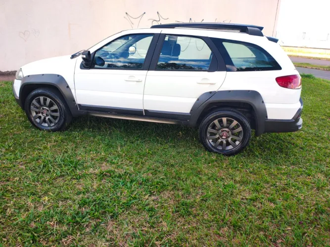 Fiat Palio Weekend Adventure Locker 1.8 Flex 2017