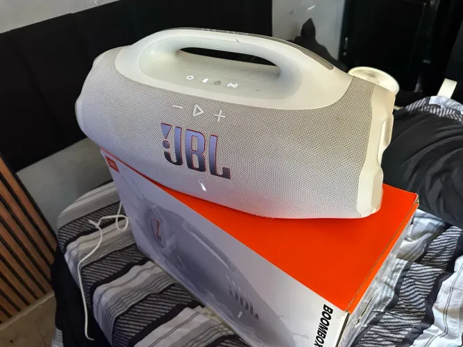 JBL Boombox 4