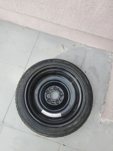 Pneu estepe 5 furos