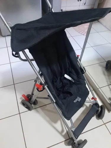 carrinho guarda-chuva 