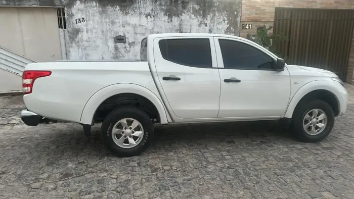 Mitsubishi L200 Tri. Outd. GLX 2.4 CD 4X4 Die. MEC 2023